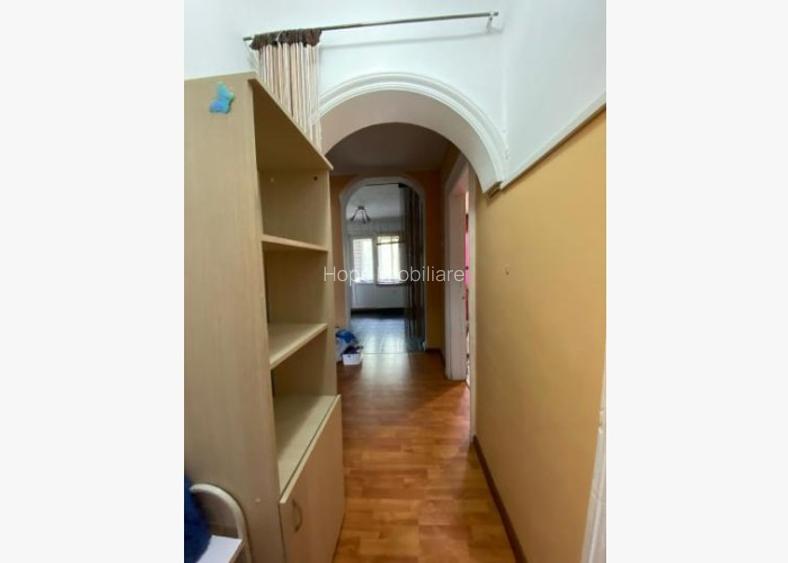 Piata Sudului-Caporal Ion Gheorghe-Apartament de 3 camere-decomandat - 4