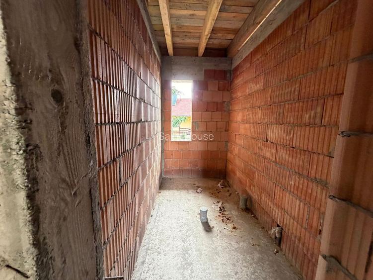 Casă de vânzare 260 mp utili + 1052 mp teren in centrul orasului Covasna - 9