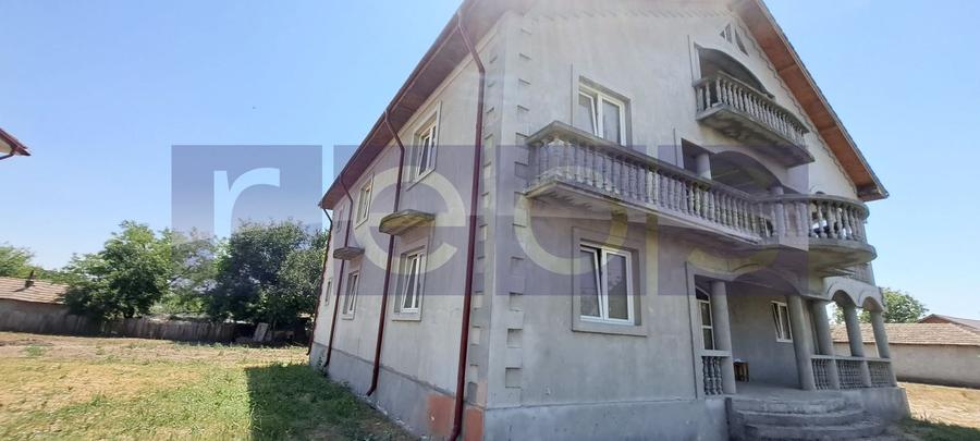 VANZARE VILA DIN BCA + TEREN 1.400 MP | STRADA PRINCIPALA | CRANGU, TELEORMAN - 2