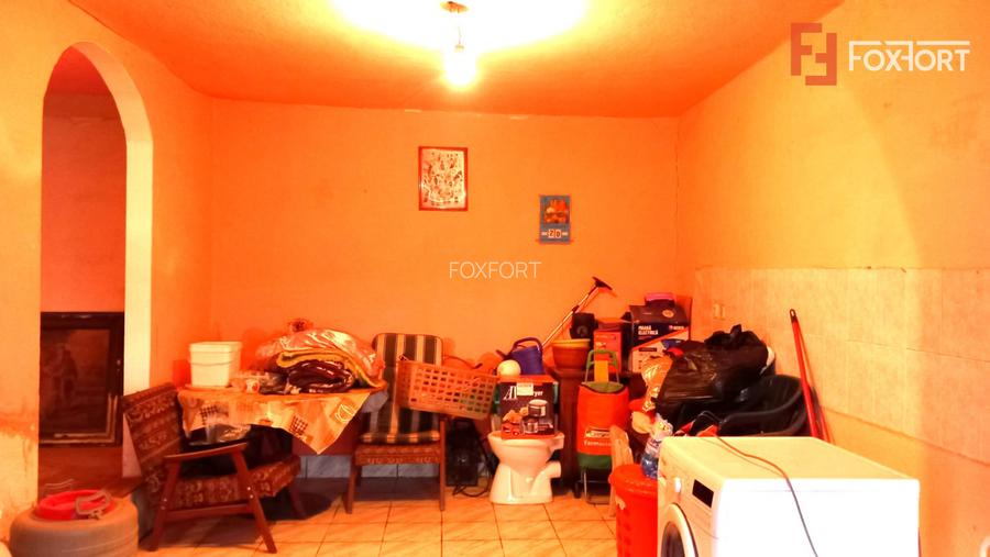 Casa individuala + hala de vanzare in Grabat  - 16