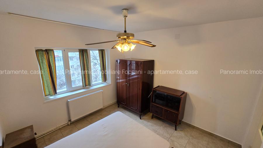 Apartament de vanzare  2 camere, renovat si mobilat complet,  central Focsani - 12