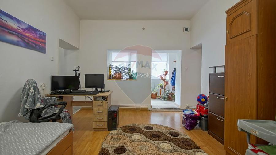 Casa spatioasa cu teren generos, in zona centrala a Sacelelor - 28