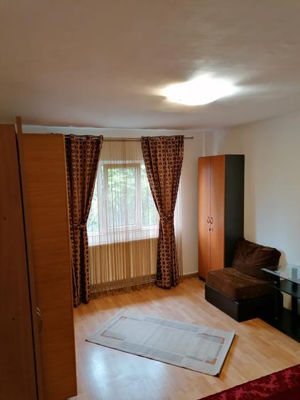Apartament cu 2 camere decomandat, etajul 2/4, zona CUG