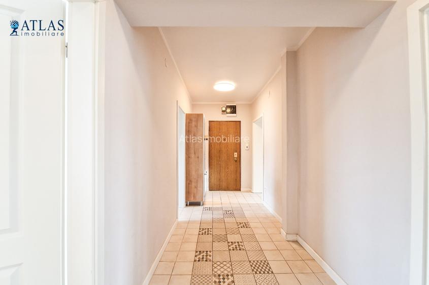 Decomandat, 3 camere, 91 mp., ultracentral, et. 2  din 4, vedere catre Tampa, - 10