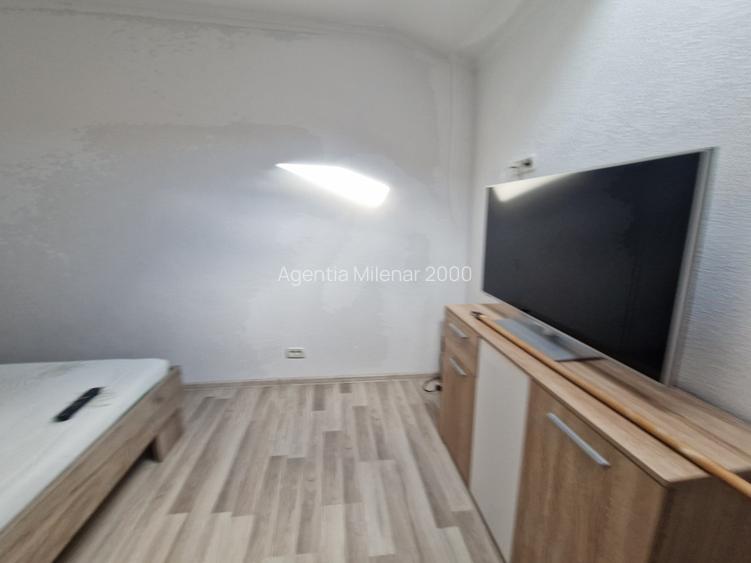 pe Calea Bogdaneștilor vecin Hotel - 12