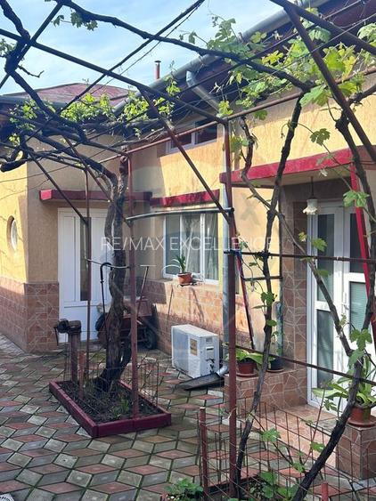 Casă / Vilă cu 4 camere de vânzare în zona Gheorghe Doja - 2