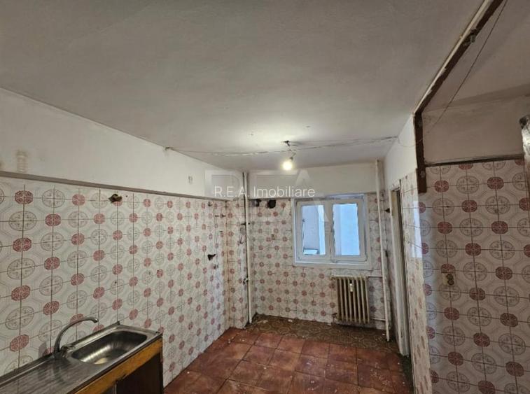 4 camere Dorobanti decomandat, et. 3, an 1980, metrou, 97 mp - 4