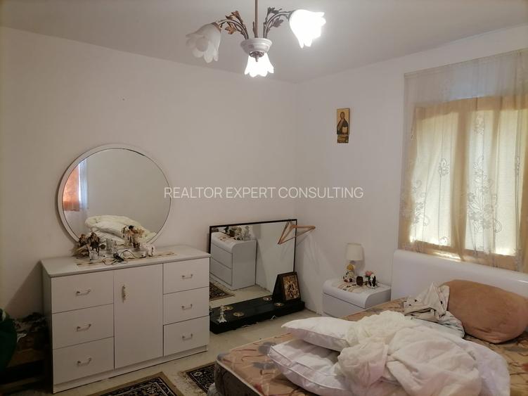 Vila S+P+1, cu teren mare, situata central in Eforie Sud, ideal pensiune. - 4