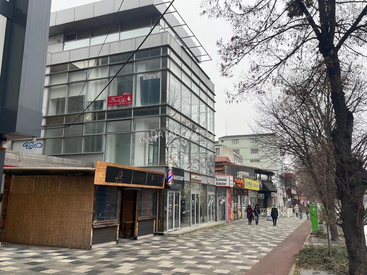 Proprietar, inchiriez spatiu comercial situat pe artera principala din Galati - 12