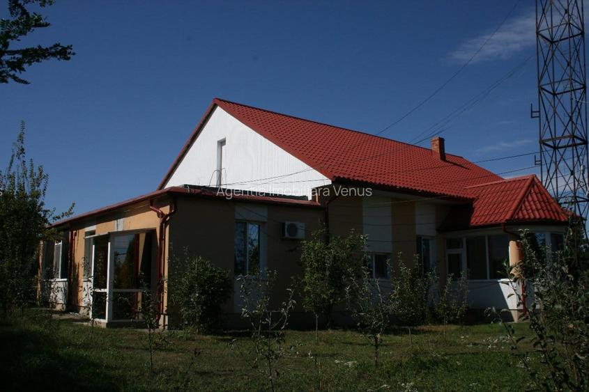 Proprietate deosebita la Vorona pe 1 ha de teren - 2