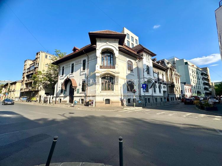 Apartament cu *3 camere* / Cladire Istorica stil Brancovenesc / Universitate - 2