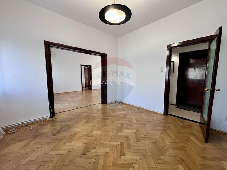 Apartament cu 4 camere nemobilat in P-ta Victoriei langa Orange - 14
