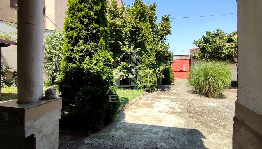 Casa la curte comuna 4 camere, zona Centrala - 21