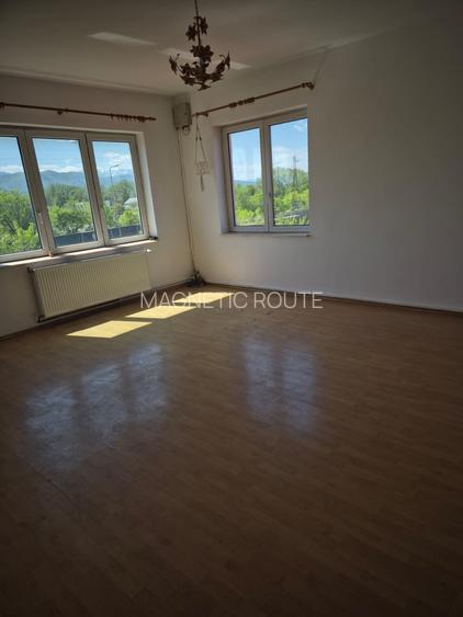 Hală cu birouri de închiriat - 9