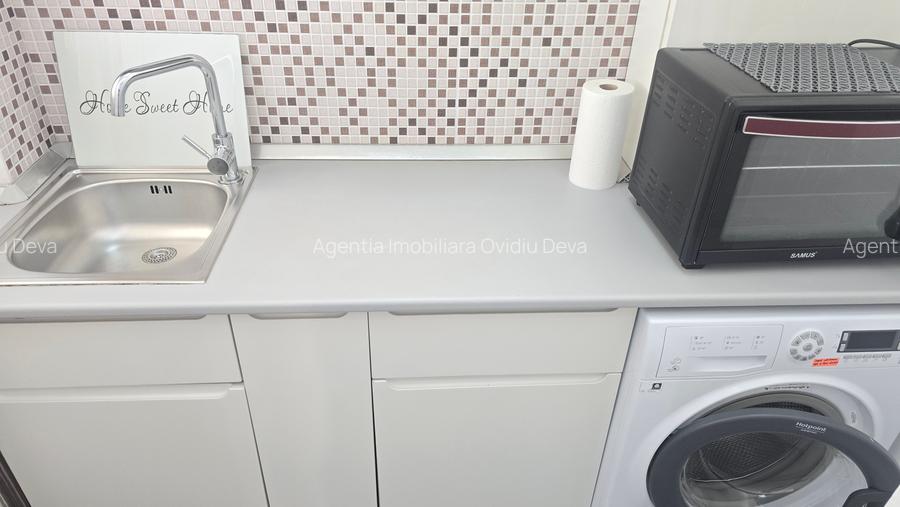 Vand garsoniera in Deva, zona ultracentrala (langa Primarie),et 3, mobilata - 9