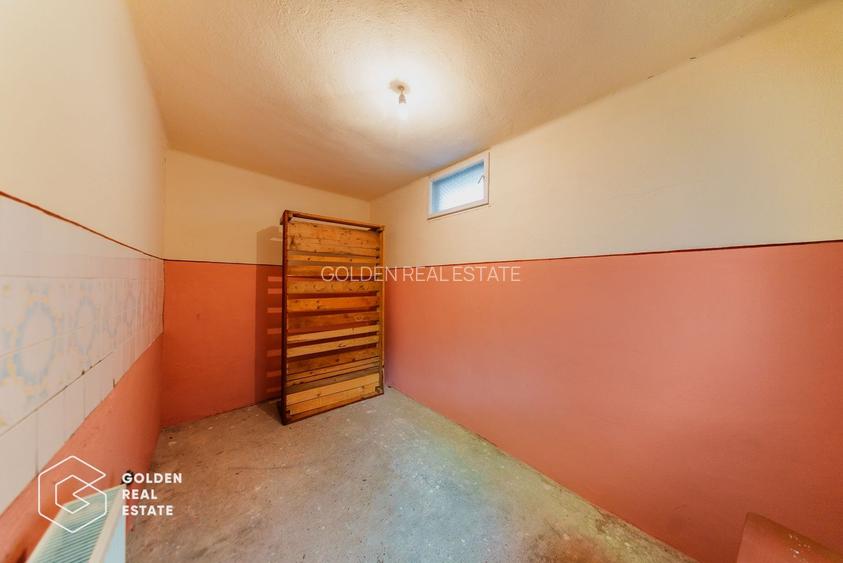 Vila superba, P+E,  Cuvin, 9 camere, 200 mp si teren 1300 mp plus anexa 3 camere - 27