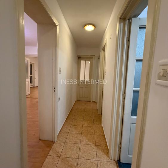 Unirii Marasesti - 4 camere nemobilate in vila - constructie 2000 - etaj 1/3 - 7