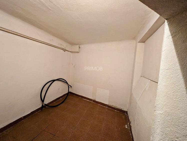 Unirii,D+P+E+M,Parc Carol,postbelic,renovata,semineu,plansee beton,curte-parcare - 17