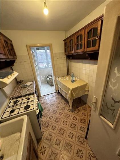 3 camere decomandate cu centrala etaj 1 - 4