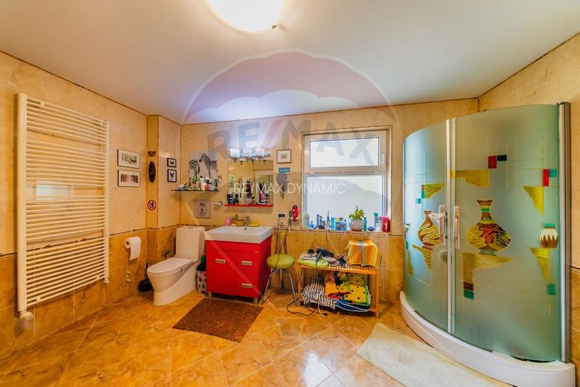 Vilă cu 4 camere de vânzare 921 mp zona Subcetate,Arad - 25