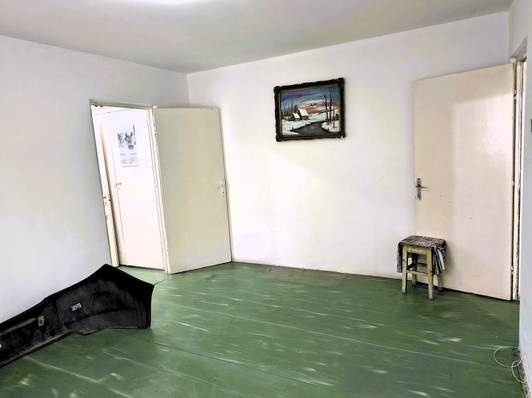 Vanzare Apartament 2 camere, Resita, etajul 1, liniște și acces facil - 11