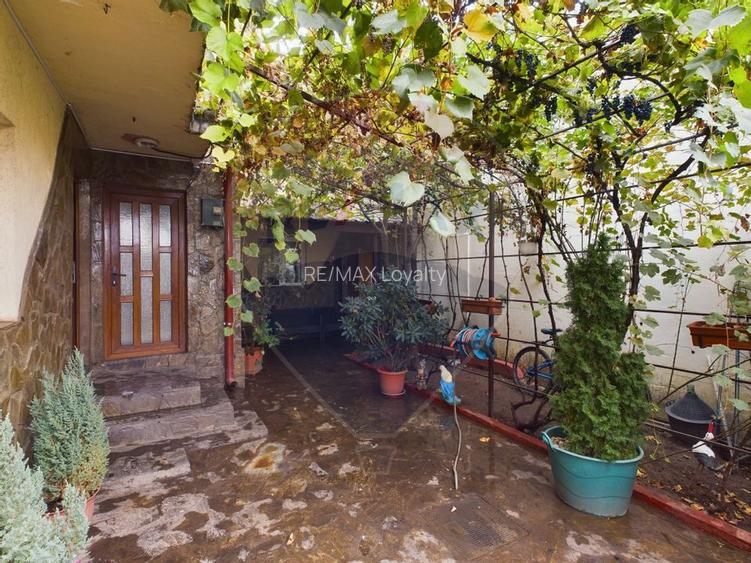 De vanzare casa si teren la pret excelent in Sector 2 - 29