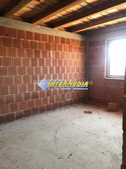 De vanzare Casa P+E+M cu 800 mp. teren,  semifinisata, in Paclisa, cu utilitati - 2