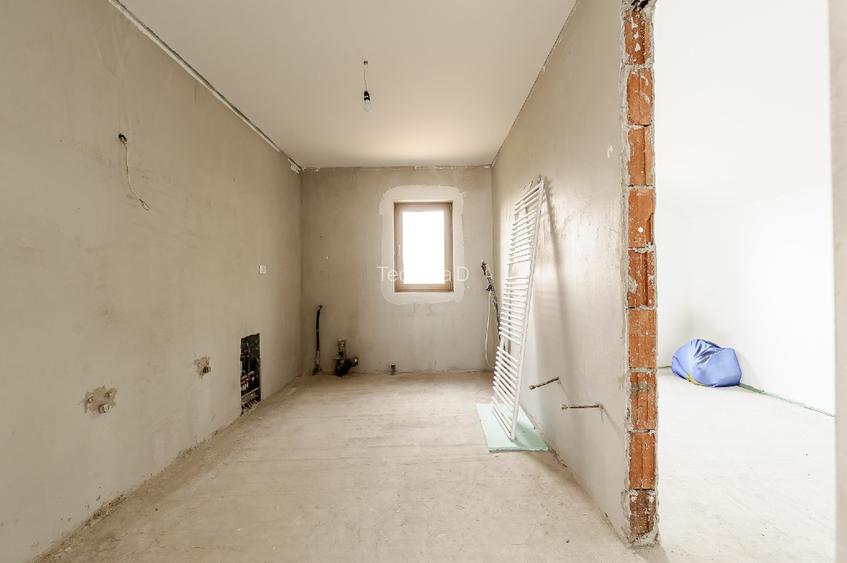 Vand Casă spațioasă în Curtici, 4 dormitoare, 3 bai, 2 terase si garaj  - 3