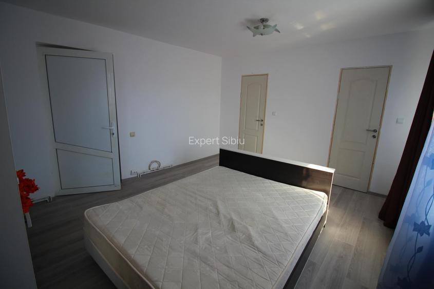 INCHIRIEZ apartament 4 camere , renovat,zona Strand - 4