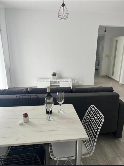 Ap. 2 cam, bloc nou, boxa 4mp la subsol + loc parcare inclus, mobilat si utilat - 4