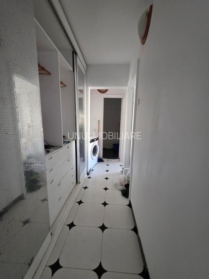 Etaj 3-Podul de Fier-3 Camere Decomandat -bloc 82' - 5