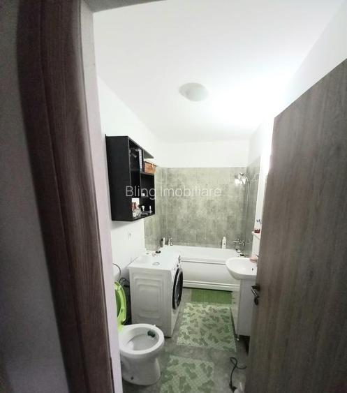 Apartament pe strada Ioan Rus , 3 camere , balcon  - 5