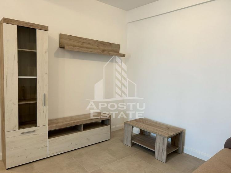 Apartament cu 2 camere de închiriat, loc de parcare, zona Soarelui