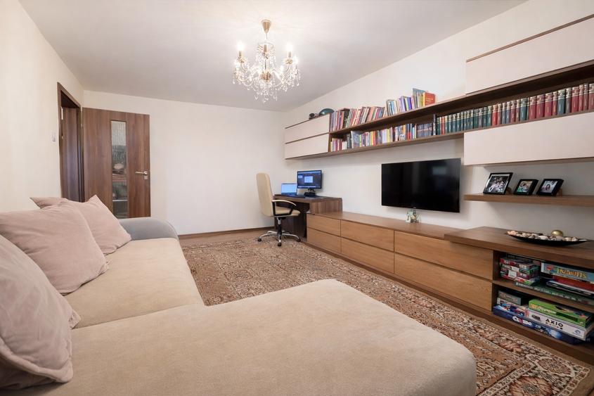 De vânzare apartament 3 camere Zorilor