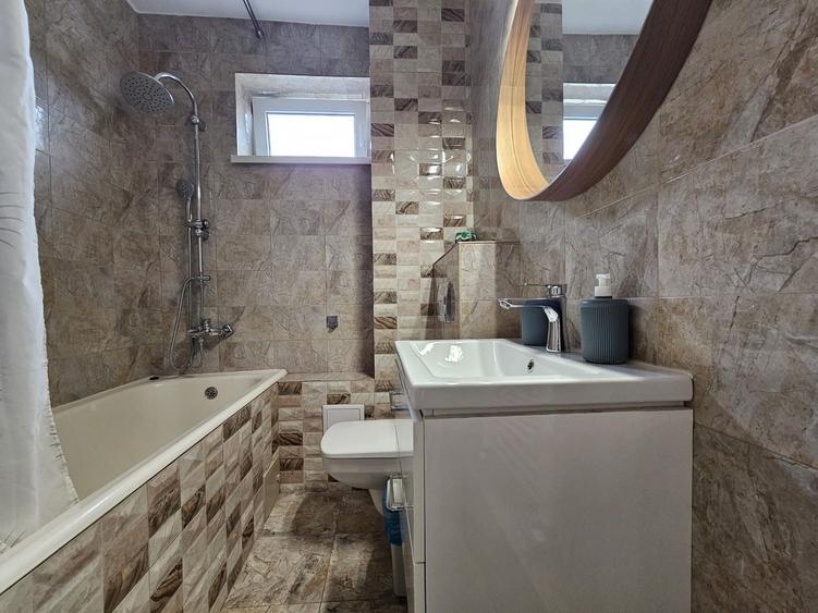 Apartament modern cu 3 camere, vedere la mare, chiar lângă Cazino