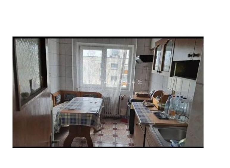 De vanzare Apartament 3 camere  Drumul Taberei - 4