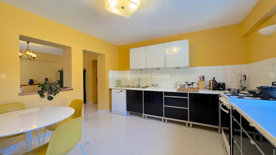 Casa Individuala - 10 Camere - Teren 990 MP - 288 MP utili - Gradina & Anexe - 9