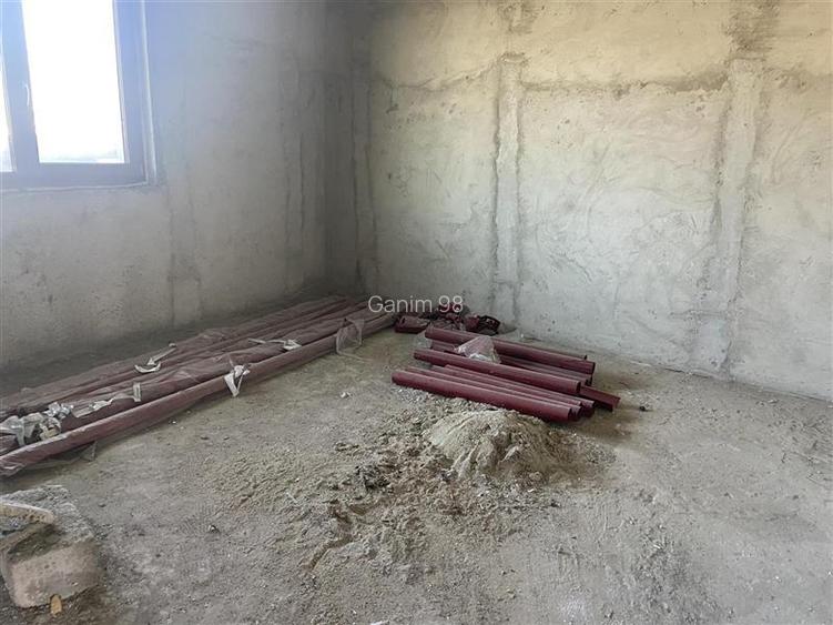 Casa de vanzare in sat  Botarlau , parter si mansarda cu suprafata de 242 mp , t - 4