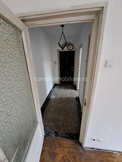 3 camere, intre Gara de Nord si Basarab, B-dul Dinicu Golescu, nr 39 - 20