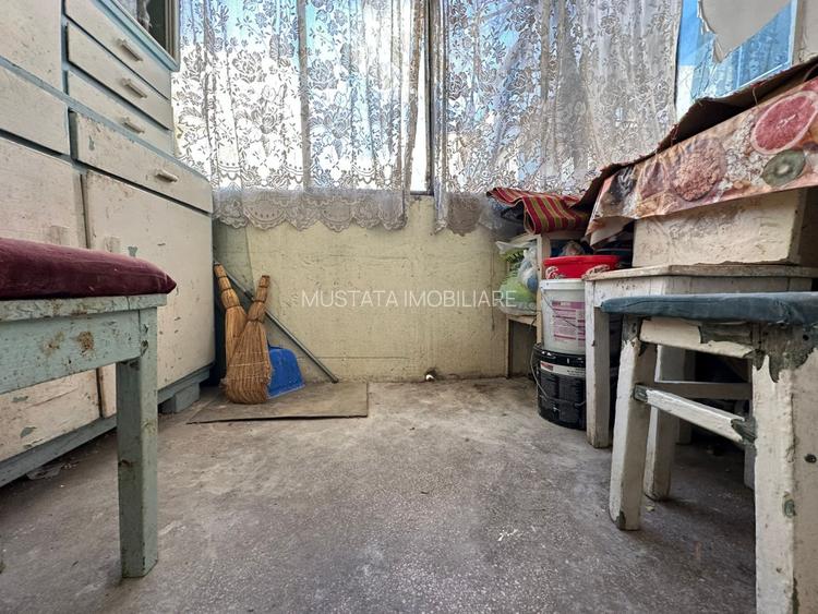 - Apartament 2 camere decomandat, zona Independentei, etaj 2 - 3