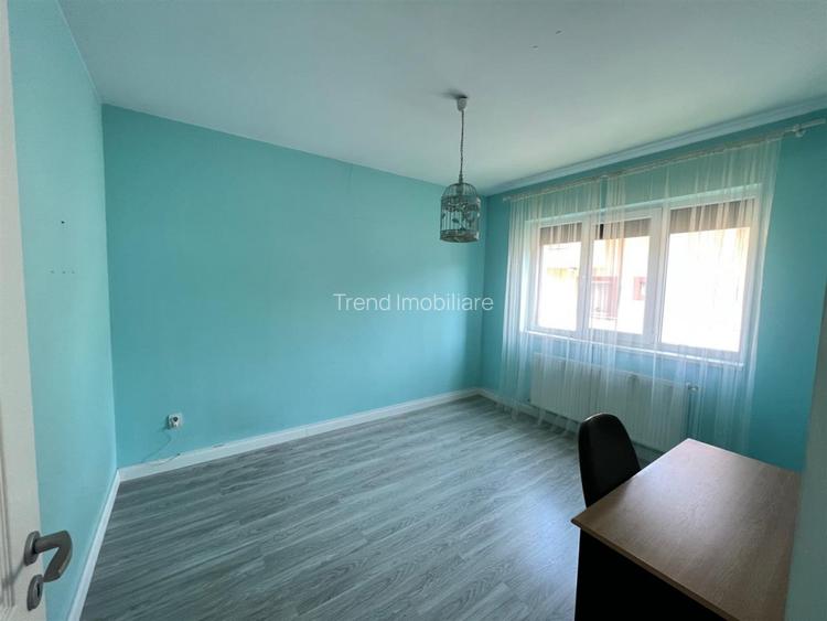Birou la Casa 4 Camere 120 mp + Terasa 20 mp + Garaj 60 mp + curte 80mp - 6