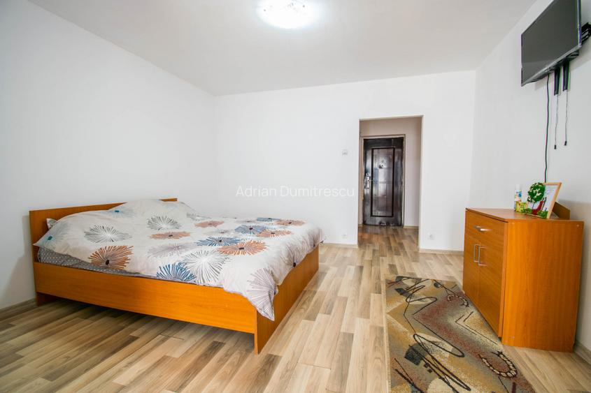 Auchan-Vitan Garsoniera 30 mp,mobilata,etaj 8/10 - 3