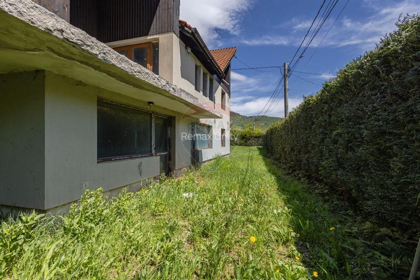 Casă / Vilă cu 8 camere / 7 bai de vânzare, Moieciu de Jos - 11