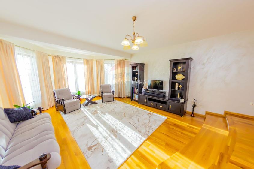 VILA DE LOCUIT/AFACERE CU TEREN GENEROS, DE VANZARE - 21