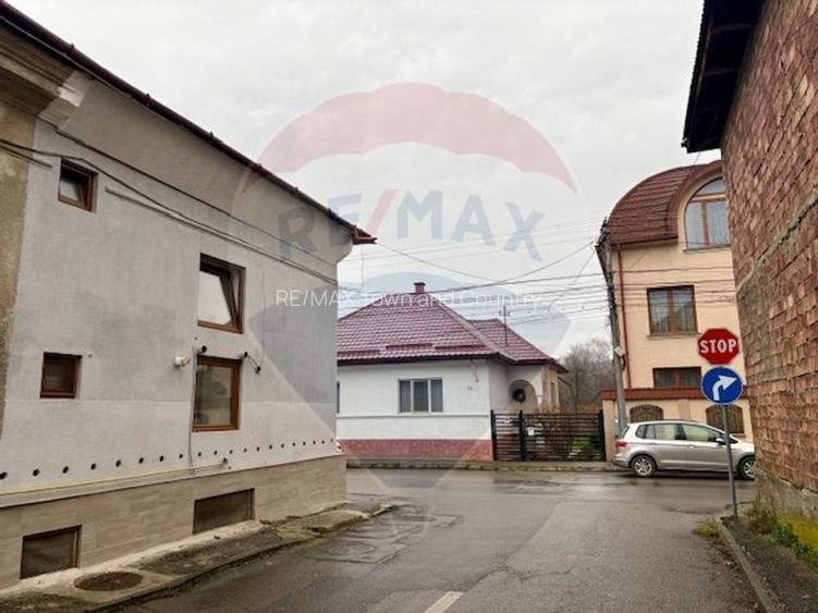 Apartament tip casa cu 4 camere de vânzare în zona Ultracentral - 2