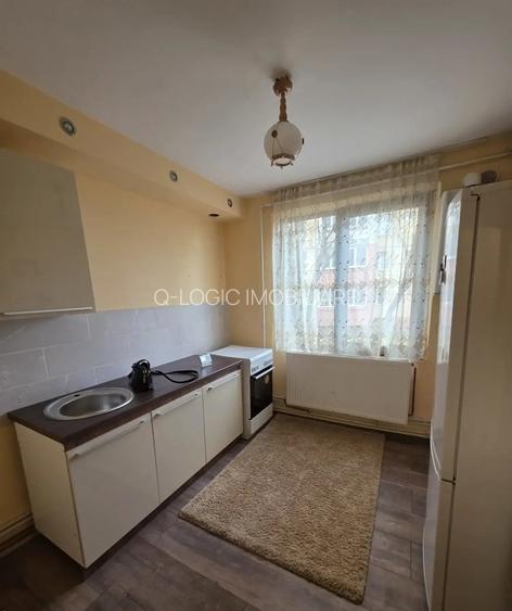 Garsoniera libera la vanzare zona Astra - Planete - 2