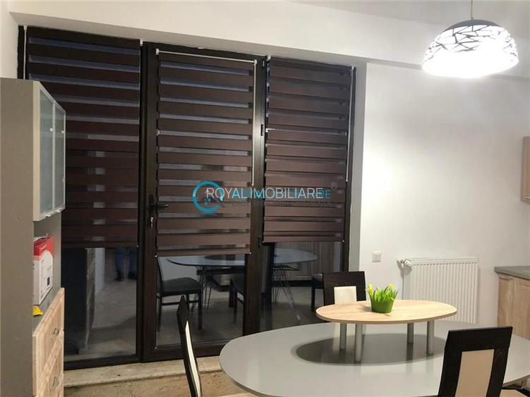 Royal Imobiliare - Inchiriere Apartament Penthouse cu 3 camere zona 9 Mai - 5