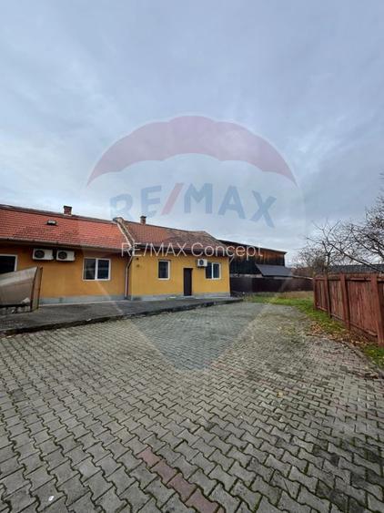 Casă  cu 5 camere de închiriat în zona Marasti, Piața 1 Mai - 14