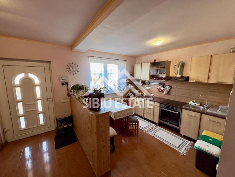 Casa duplex 100 mp utili, la intrare Sura Mare teren 1500 mp teren - 4