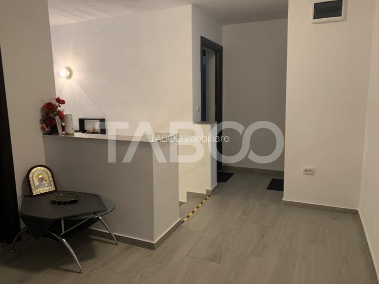 Casa 8 camere 7 bai 284 mp 225mp curte libera in Porumbacu de Sus - 25